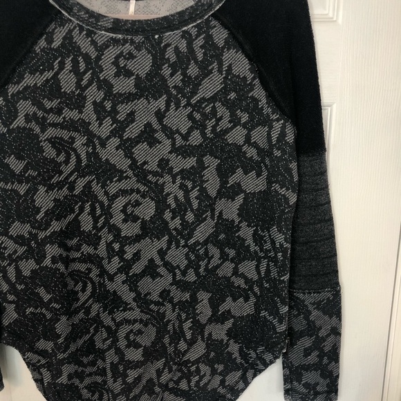 Free People Thermal Grey & Black Lace printed top with Zippers XS - Picture 4 of 9